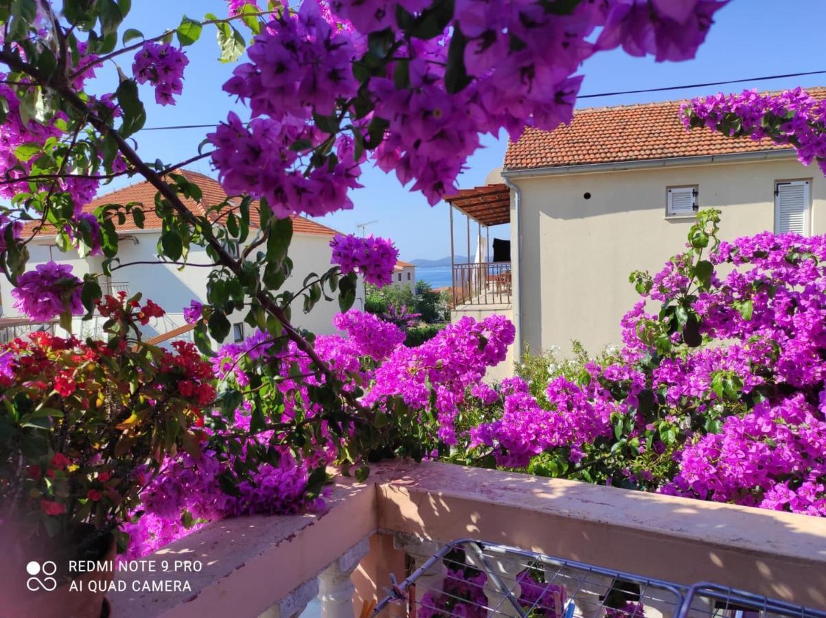 Apartments Iva Pakostane Exterior photo
