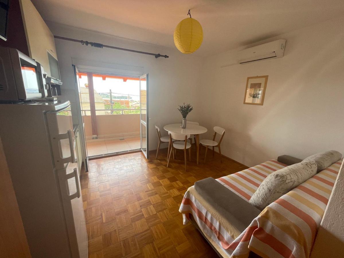 Apartments Iva Pakostane Exterior photo