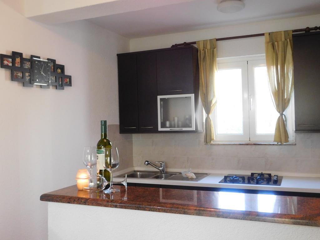 Apartments Iva Pakostane Exterior photo