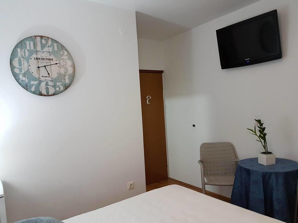 Apartments Iva Pakostane Exterior photo